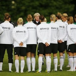 DFB-Frauen tragen EM-Motto auf Motivations-Armband - FIFA.com | Armbänder | Scoop.it