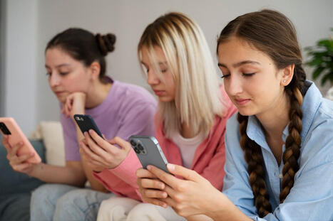 &laquo; Tu as accept&eacute; quoi, l&agrave; ? &raquo; Quand les ados cliquent plus vite qu&rsquo;ils ne lisent. FantomApp une appli de la CNIL | Didier Dubasque | Jeunesse, &eacute;ducation et d&eacute;crochage scolaire | Scoop.it