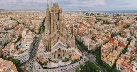 À Barcelone, la Sagrada Família devient la plus haute architecture chrétienne d'Europe cent ans après la mort de Gaudí | architecture, urbanisme, environnement, paysage, énergie, territoires... : le fil d'actu de la FNCAUE | Scoop.it