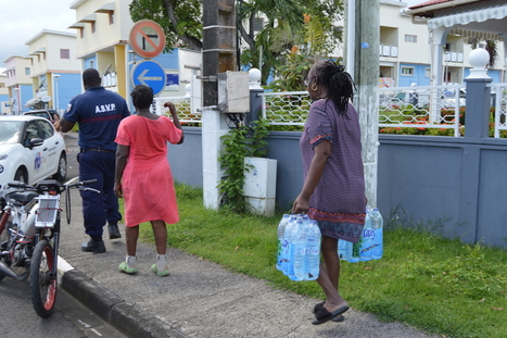 300 000 bouteilles d'eau distribuées en urgence - Abonnement | OPT - Eau Pour Tous - Water for All | Scoop.it