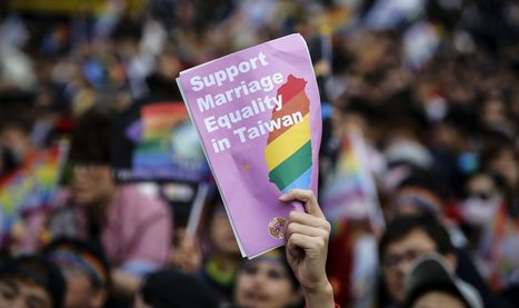 Photos: Thousands in Taiwan call on their government to be the first in Asia to legalize gay marriage | PinkieB.com | LGBTQ+ Life | Scoop.it