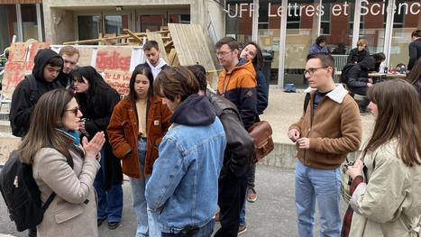 Des étudiants ont bloqué le campus Croix-Rouge de Reims ce mercredi 29 mars | Le fil d'actualités de l'URCA | Scoop.it