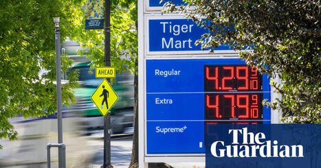 US gas prices surge to highest level in four years, averaging $4.18 a gallon | Oil | The Guardian | International Economics: IB Economics | Scoop.it
