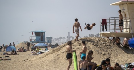 Californians adapt to coronavirus, but beaches are sacred | Coastal Restoration | Scoop.it