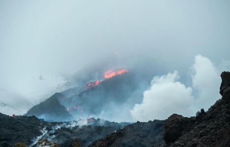 Etna : Le volcan entre en éruption et dégage un impressionnant nuage de cendres dans le ciel | News from the world - nouvelles du monde | Scoop.it