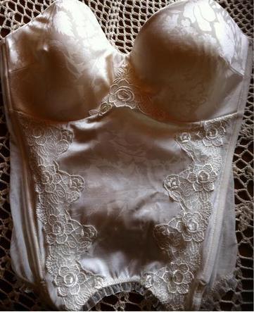 Annonce : Guepière/bustier - Alsace - Rhin (Bas) - Occasion du mariage | Robes de mariée d'occasion | Scoop.it