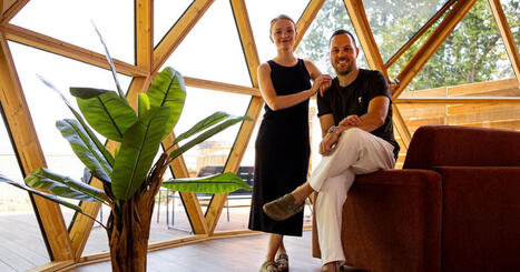 Bain nordique et vue panoramique&nbsp;: Alice et Cyril ouvrent deux d&ocirc;mes insolites pr&egrave;s de Dabo - ICI | Les evolutions de l'offre touristique | Scoop.it