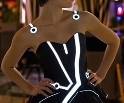 Une robe fluorescente TRON | Voyages,Tourisme et Transports... | Scoop.it
