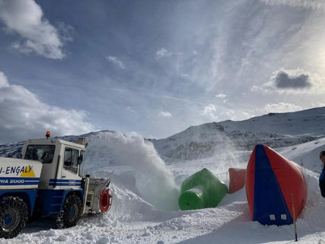 Piau-Engaly : une grotte créée dans la neige et abritant des animaux fantastiques | Vallées d'Aure & Louron - Pyrénées | Scoop.it