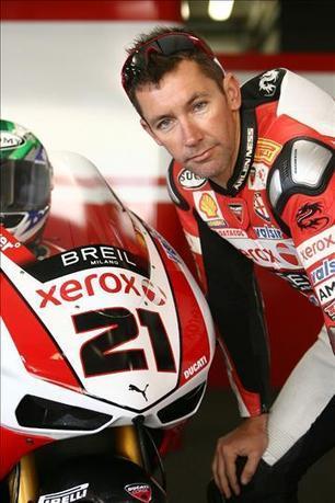 Bayliss hands #21 to Hopkins | WSBK News | Nov 2011 | Crash.Net | Ductalk: What's Up In The World Of Ducati | Scoop.it
