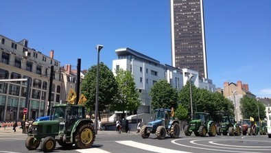 Nantes : manif des anti-a&eacute;roport - #manif #nantes - France 3 R&eacute;gions - France 3 | Vid&eacute;os_NDL | Scoop.it