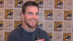 Arrow‘s Stephen Amell Unmasked: New Girl Jerk Is Really A Sweet Canadian! | hotpz.com | ARROWTV | Scoop.it