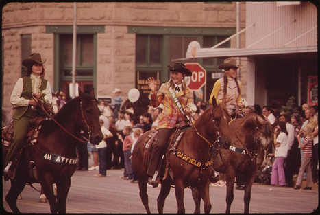 Horses in a parade – Learn Spanish with Pictures » Spanish Playground | Learn Spanish | Scoop.it