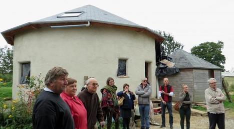 Dans un an, ils habiteront dans leur yourte en bois en toute autonomie électrique - Hudimesnil (FR-50) | Build Green, pour un habitat écologique | Scoop.it