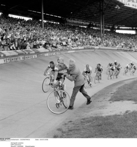 1958, chute terrible d'André Darrigade lors de la dernière étape. | Le Tour | Scoop.it