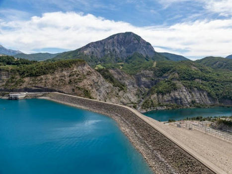Hautes-Alpes : EDF installe une centrale photovoltaïque flottante sur une retenue d'eau | Energies renouvelables | Scoop.it