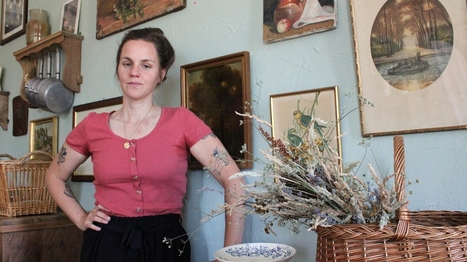 "Ma marque de fabrique, c’est le bois brut" : Hélène Pirès rénove des meubles anciens à Chédigny | Revue de presse économique du Sud Touraine | Scoop.it