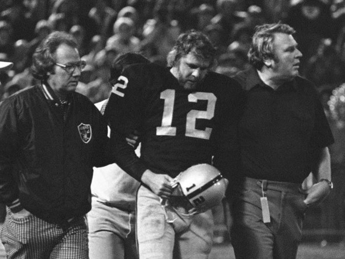 Evidence shows that another NFL legend had a brain disease linked to concussions | The Health Report | Scoop.it