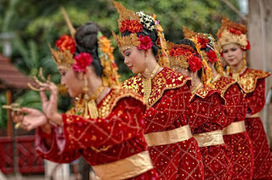 75 Pantun Cinta Kasih Sayang Puisi Syair Muti