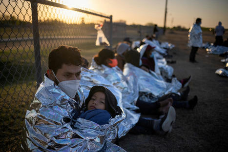 Conservative Bill Kristol Calls Out The Media And GOP's Fake Border Crisis - PoliticusUSA.com | Backstabber Watch | Scoop.it