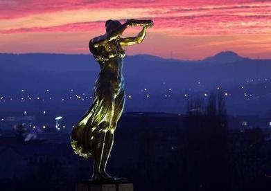 Luxembourg's Golden Lady war memorial | Luxembourg (Europe) | Scoop.it