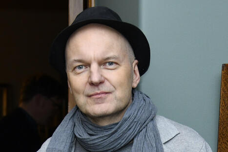 Arno Kotro toivoo, ettei oma lapsi lukisi h&auml;nen runokirjaansa | 1Uutiset - Lukemisen t&auml;hden | Scoop.it