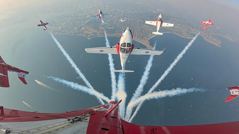 La derni&egrave;re pr&eacute;sentation des Snowbirds sur CT-114&nbsp; | DEFENSE NEWS | Scoop.it