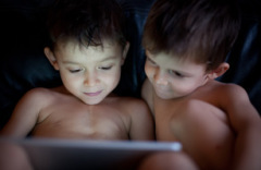 Should Your 2-Year-Old Be Using an iPad? | eParenting and Parenting in the 21st Century | Scoop.it
