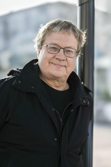 Kuka hymyilee ovessasi, Pekka Sauri? | 1Uutiset - Lukemisen tähden | Scoop.it