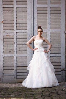 Robe de mariée + crinoline - Marne | Robes de mariée d'occasion | Scoop.it