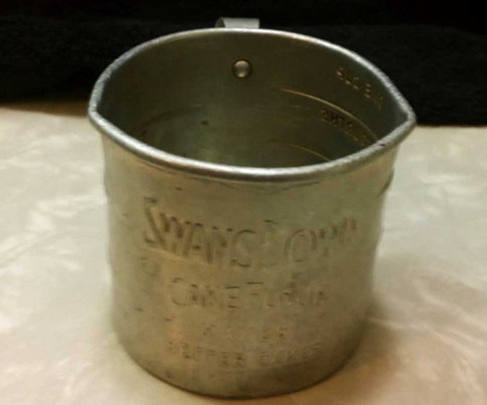 Swans Downs Cake Flour Measuring Cup Double Spouts Antique Advertising Vintage Kitchenalia | Antiques & Vintage Collectibles | Scoop.it