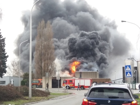 Important incendie dans le zoning des Hauts-Sarts &agrave; Herstal: "Les fum&eacute;es sont visibles &agrave; plusieurs kilom&egrave;tres" | Risques industriels | Scoop.it