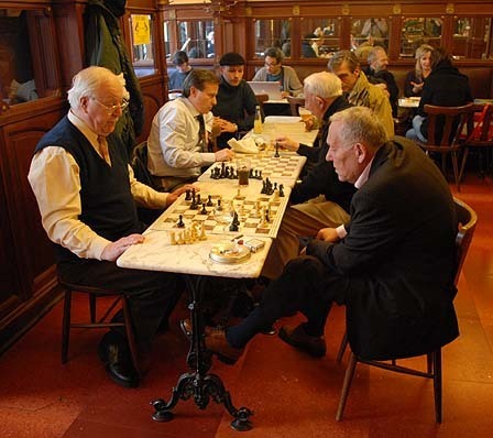 AUX CHAMPS-&Eacute;LYS&Eacute;ES ! &ndash; Pour Estrosi, le Fouquet&rsquo;s est une &laquo;&nbsp;brasserie populaire&nbsp;&raquo; | Chronique des Droits de l'Homme | Scoop.it