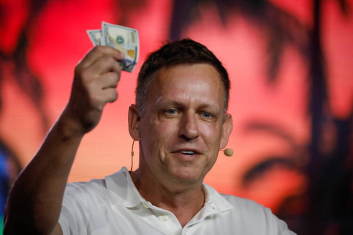 Billionaire Peter Thiel moves out of U.S. citing harsh concerns | Family Office & Billionaire Report - Empowering Family Dynasties | Scoop.it