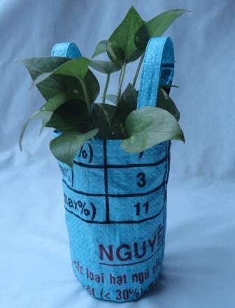 Eco-friendly Flower Vase, ethically handmade by vulnerable home based women workers. | Eco-Friendly Messenger Bags By Disabled Home Based Workers. | Scoop.it
