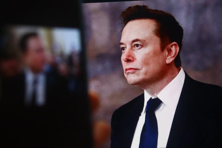 Mike Lee Defends Elon Musk Against Bernie Sanders&rsquo; Wealth Criticism: &lsquo;It Belongs to Him&rsquo; | Family Office & Billionaire Report - Empowering Family Dynasties | Scoop.it