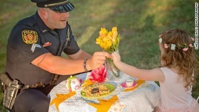 Little girl has tea party with police officer who saved her life | Elevate Christian Network News | Christian Ministry Stories | Scoop.it