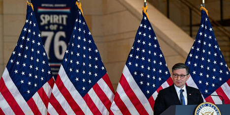 Trump backs down on housing bill holdout after 'lengthy' meeting with GOP leader: report - Raw Story | Backstabber Watch | Scoop.it