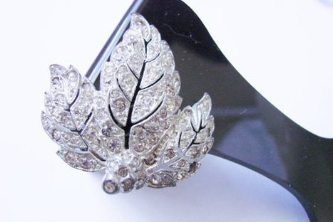 Antique Art Deco Rhinestone Pot Metal Dress Clip / Leaf Motif / 1930s / Vintage Jewelry / Jewellery | Arts & Crafts | Scoop.it
