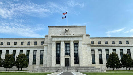 Alors que l'administration Trump taille dans les dépenses, la Banque centrale américaine dit vouloir réduire ses effectifs "d'environ 10%" | Notebook or My Personal Learning Network | Scoop.it