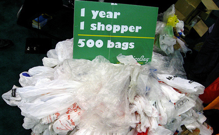 English Supermarkets To Start Charging For Plastic Bags? | The EcoPlum Daily | Scoop.it