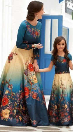 mom and daughter same indian dresses