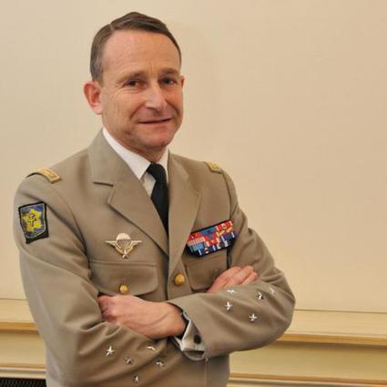 Le g&eacute;n&eacute;ral Pierre de Villiers &agrave; la t&ecirc;te des arm&eacute;es | DEFENSE NEWS | Scoop.it