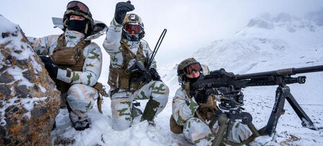 Des &eacute;l&eacute;ments pr&eacute;curseurs des troupes de montagne fran&ccedil;aises ont atterri &agrave; Nuuk, capitale du Groenland (actualis&eacute;) | DEFENSE NEWS | Scoop.it