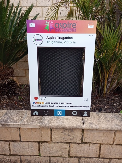 Social media cut-out frame for Selfies! | Creative Signage & Innovative Printing Trends | Scoop.it