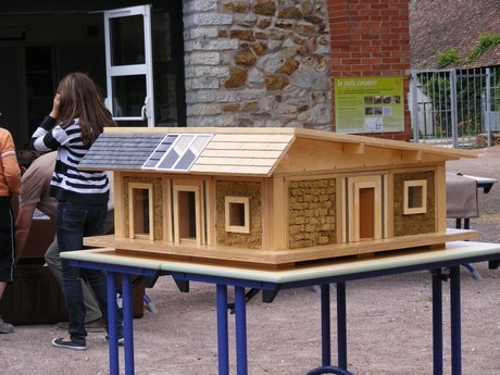 Une mini maison bioclimatique en mode "légo" pour sensibiliser les enfants | Le blog vertissimmo.com | Build Green, pour un habitat écologique | Scoop.it