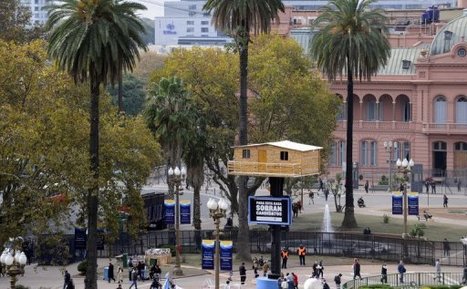 Un logement social en bois suspendu dans le vide en plein Buenos Aires | TV5MONDE | Build Green, pour un habitat écologique | Scoop.it