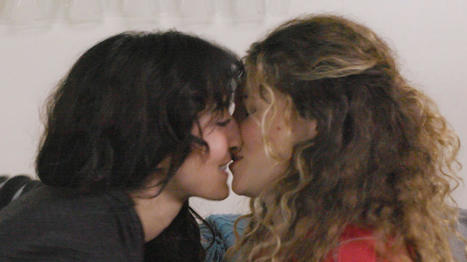 2 Queer Women Seek Love Amid COVID-19 In This Heartfelt Short Film | LGBTQ+ Movies, Theatre, FIlm & Music | Scoop.it