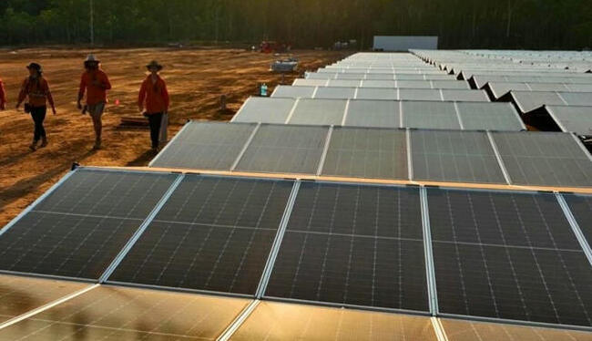 Ces panneaux solaires résisteraient à des vents de 267 km/h