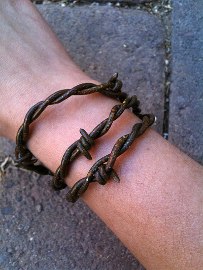 Fauxbarbed wire bracelet | All Geeks | Scoop.it